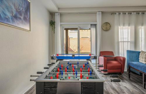 Relaxing Vegas Stay with BBQ & Games - Foto 53