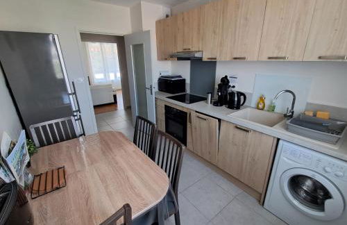 Le 8 - Appartement 2 chambres calme, tout confort, parking privé gratuit, à 2 pas des Allées Provençales - Photo 6