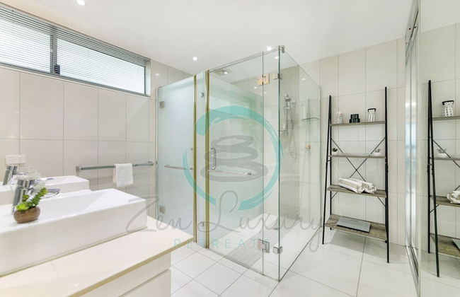 Coastal Magnificence Pool Workspace Parking - Photo 23