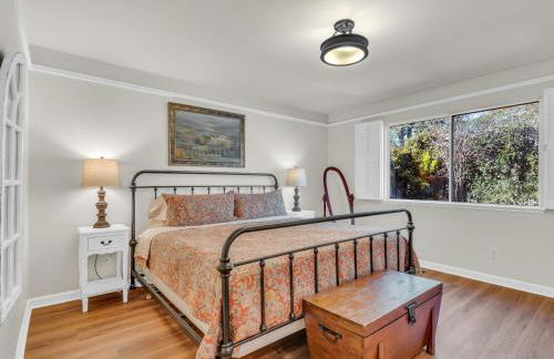 Spacious Oasis Hot Tub Backyard Garden 3BR/2BA - Foto 9