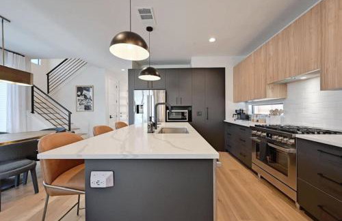 East Austin 5BR w Private Pool Rooftop & Views - Foto 13