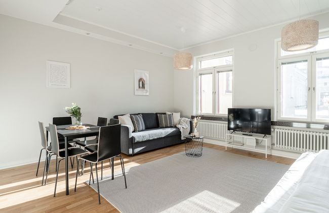 Main Square Renovated Apt, Sauna and Parking - Foto 22