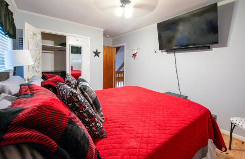 Hot Tub, Fire Pit and Lake Access! Almond Cabin - Foto 15