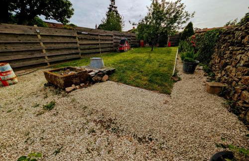 Garage Number 9 Private Urban Loft Apartment with Jacuzzi in Le Dorat - Foto 32