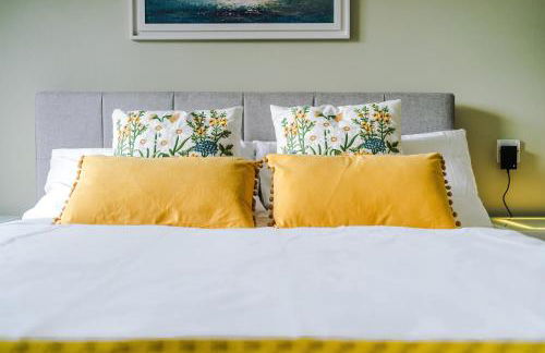 Beach Retreat with Hot Tub Sleeps 8 - Foto 64