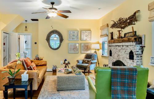 1890 CapeCod farmhouse:Charming, Private, Spacious - Photo 21