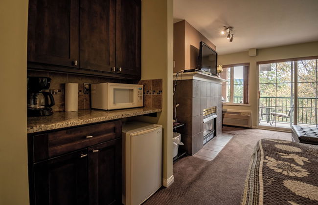 Borgata Lodge - Photo 8