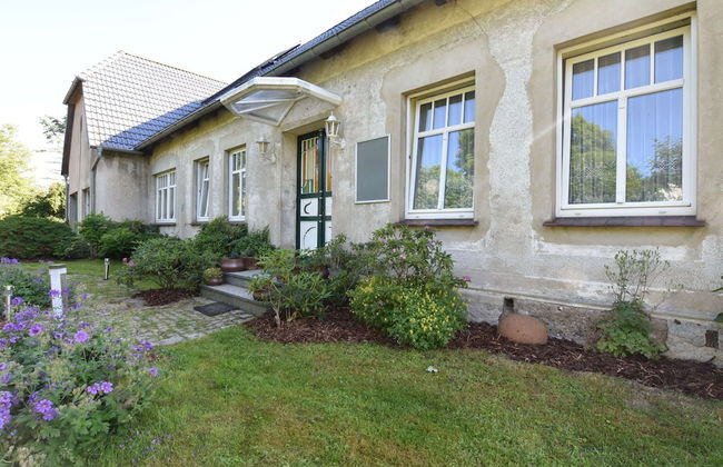 Elegant Holiday Home in Kröpelin near Horse Riding - Photo 1