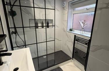 Anfield Home - Sleeps 7 - 1 min walk to Stadium! - Foto 3