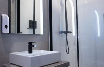 Lethbridge Villa 49 Apartment 2 Super Fibre WiFi, free parking - Foto 12