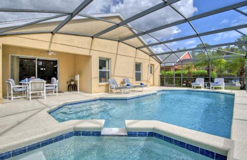 Sunny lake view villa with pool spa - close to attractions - Foto 32