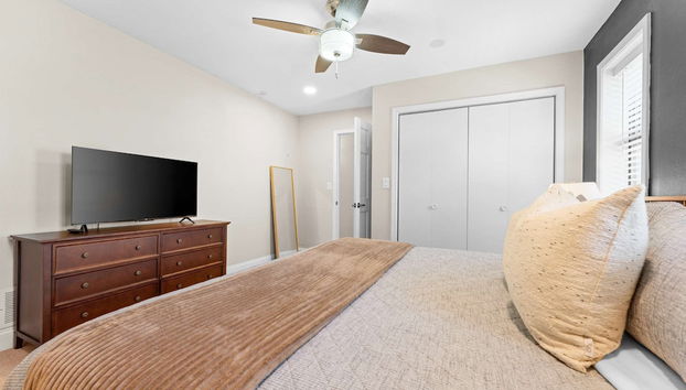 Lake Shore Landing For 20! - Foto 5, Habitación