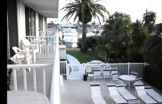 2 Bedroom Waterfront Pool Side! - Photo 76