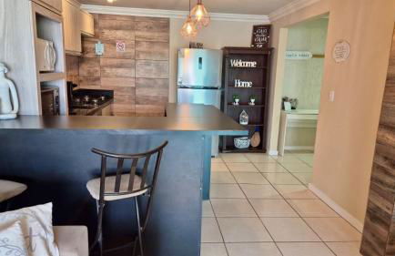 Piscina e Sinuca CASA Beto Carrero 500m do Parque 1 suite e 2 quartos 3bwc a 300m da Praia churrasqueira e estacionamento privado - Foto 21