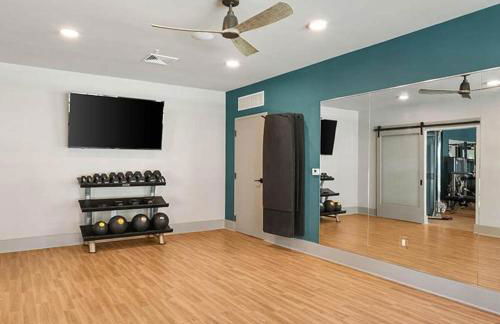 Landing Stylish 1BD Pool Gym - Foto 29