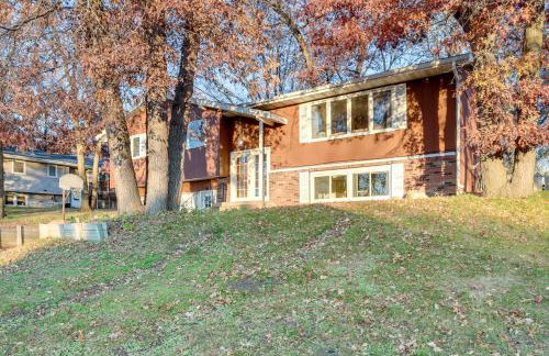 7 Mi to Munsinger Gardens Sartell Home with Deck - Foto 25