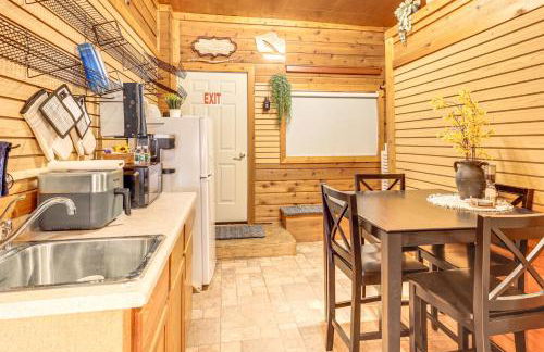 Mins to Crandon Raceway Studio with Patio! - Foto 14