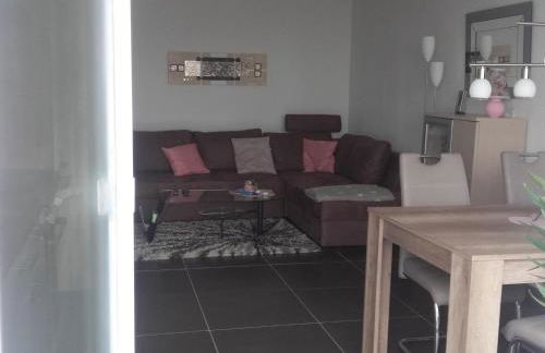 Apartment Wohnung mit großer Gartenterrasse und Ausblick by Interhome - Foto 14