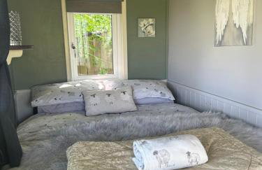 Rhodes To Serenity - Waterfall Shepherds Hut - Foto 4