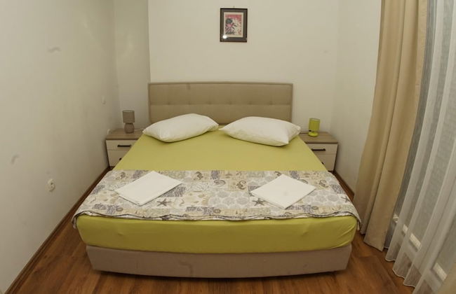 Charming Apartment 3 Sleeps 4 Guests - Photo 5