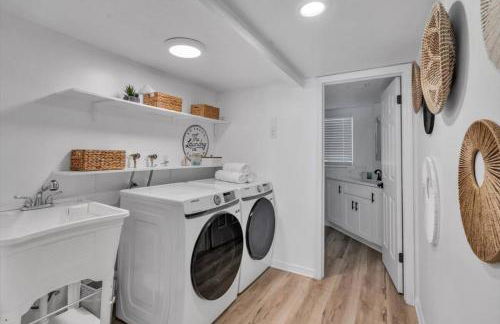 Tropical Oasis, 5 Mins to Beach - Foto 35