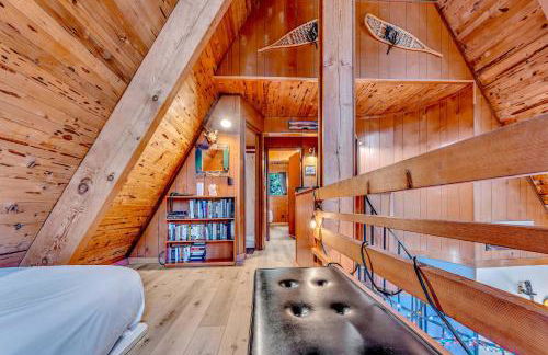 3BR Tahoe Cabin in the Trees with Hot Tub - Foto 17