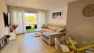 Luxury Renovated Apartment Stunning Views Pool and Golf resort 5star - Foto 2