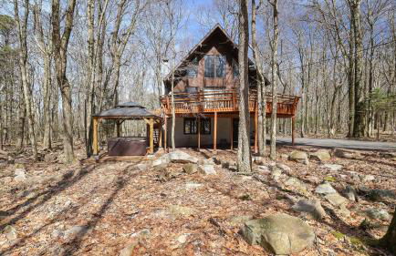 Hot Tub + Sauna + Deck + Firepit + Beach Access + Near Dining Grateful Escape by Avantstay - Foto 92