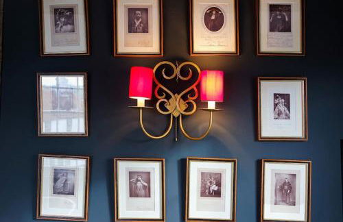 Charming Tudor riverside house - Foto 35