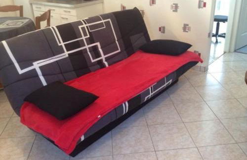 Charmant Gîte à Étain, Tout Inclus, Proche Verdun avec Terrasse et Parking - FR-1-585-3 - Foto 9