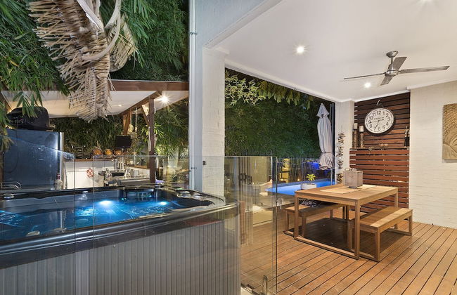 Resort Style Home near Airport & CBD - Photo 14