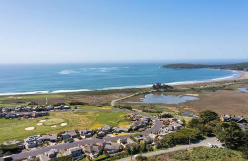 Breathtaking Views of the Pacific Ocean Rooftop Balcony Gourmet Kitchen and Hot Tub overlooking Golf Course - Foto 47
