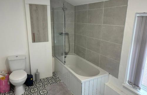 Spacious 3-Bedroom Apartment with Modern Comforts - Foto 11