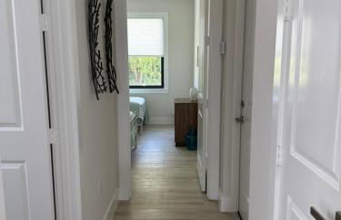 Colorful retreat near beach and pickleball courts - Foto 16