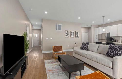 Modern 2BR 2BA New Build Condo with Garage & Patio - Foto 6