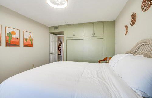 Close to Golf Sun City Escape with Furnished Porch! - Foto 15