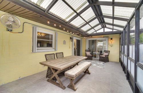 Centrally Located Merritt Island Home Pool, Porch - Foto 19