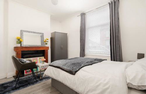 Modern 3-Bedroom Home in-Steps from Crown Point - Foto 1