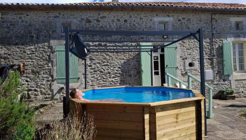 Les Volets Verts, ROUSSINES, CHARENTE, 16310 FRANCE - Foto 2