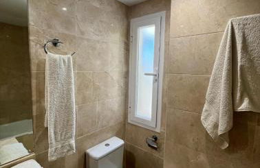 Estepona Penthouse Resort with Private Solárium - Pool & Free Parking - Photo 12