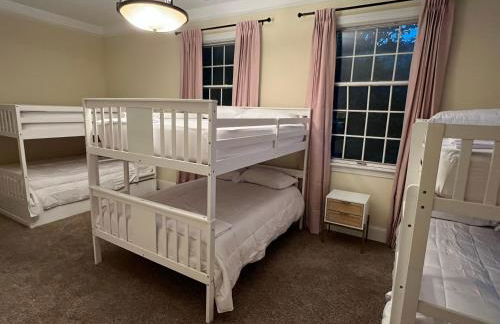 Beautiful River front home with private pool - Foto 23