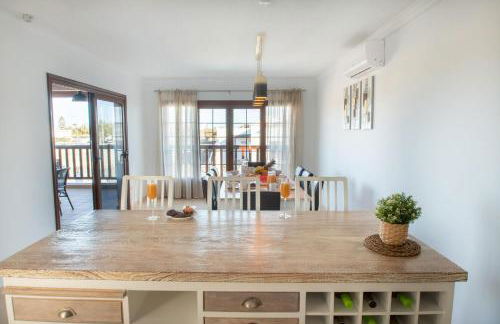 Villa Vista Reina - Luxury 6 Bedroom - Heated Pool- Views - Pool Table - Vista Lobos - Playa Blanca - Photo 11