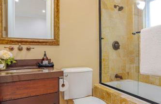 Regal 4 bed with hot tub close to Universal sleeps 15 - Foto 37