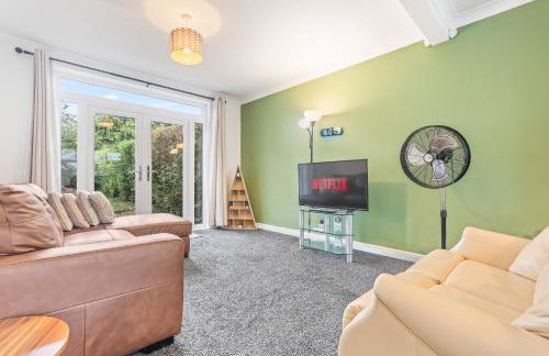 Awesome Coventry Home for Business Contractors and Suitable for families with Free Parking 14mins from NEC - Foto 1