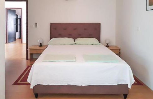 Awesome Apartment In Rogotin-Ploce - Photo 5