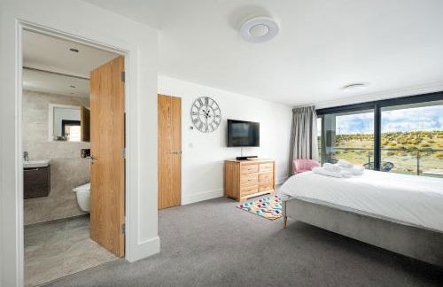 Lakeside property with spa access on a nature reserve Overton Island 11 OI11 - Photo 11