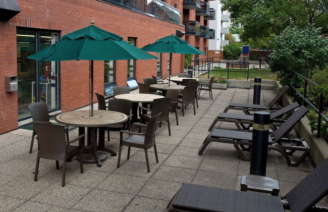 Cartier Place Suite Hotel - Photo 29