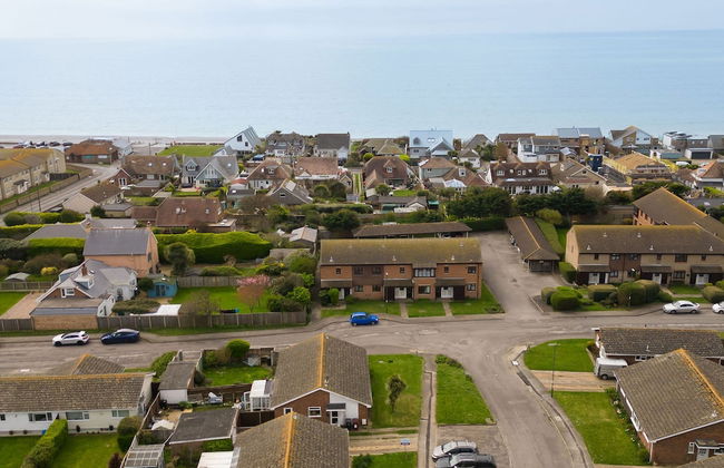 Seaside Retreat 2 Mins to Beach - Photo 25