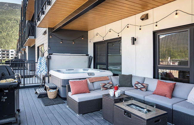 Huckin' Harry's by Revelstoke Vacations - Photo 41