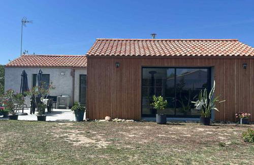 Charmante Maison Rénovée Proche Plage et Forêt avec Jardin - FR-1-652-57 - Foto 1